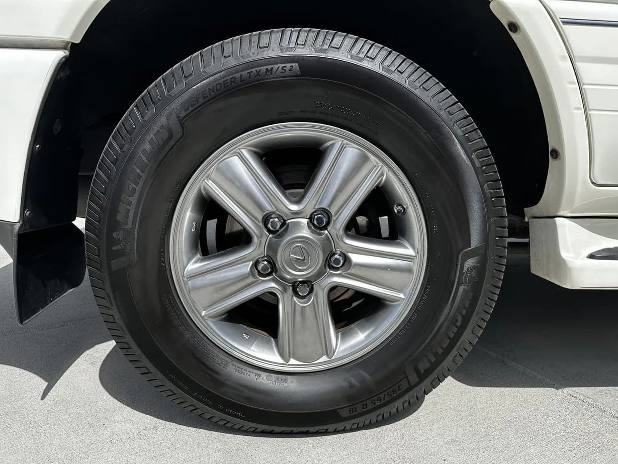 2006 Lexus LX470, view