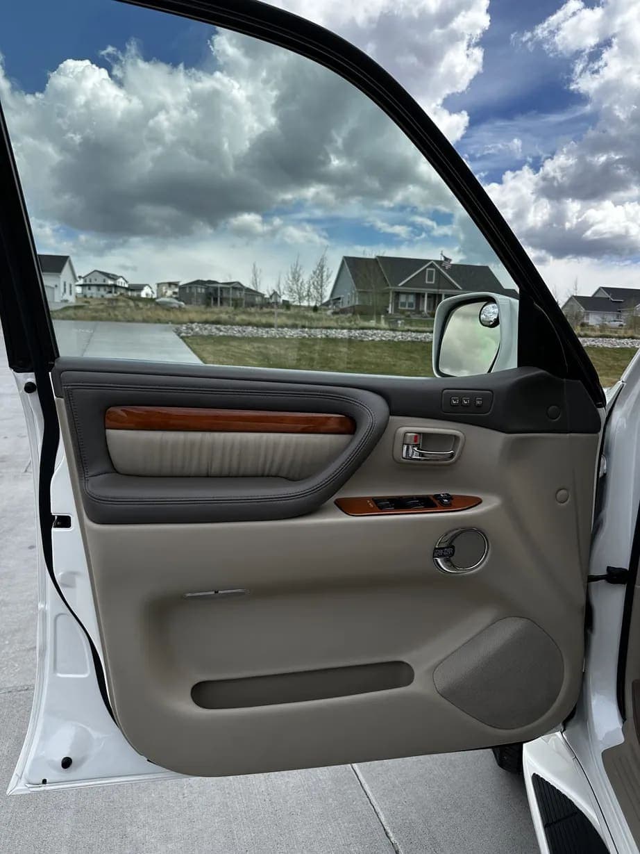 2006 Lexus LX470, view