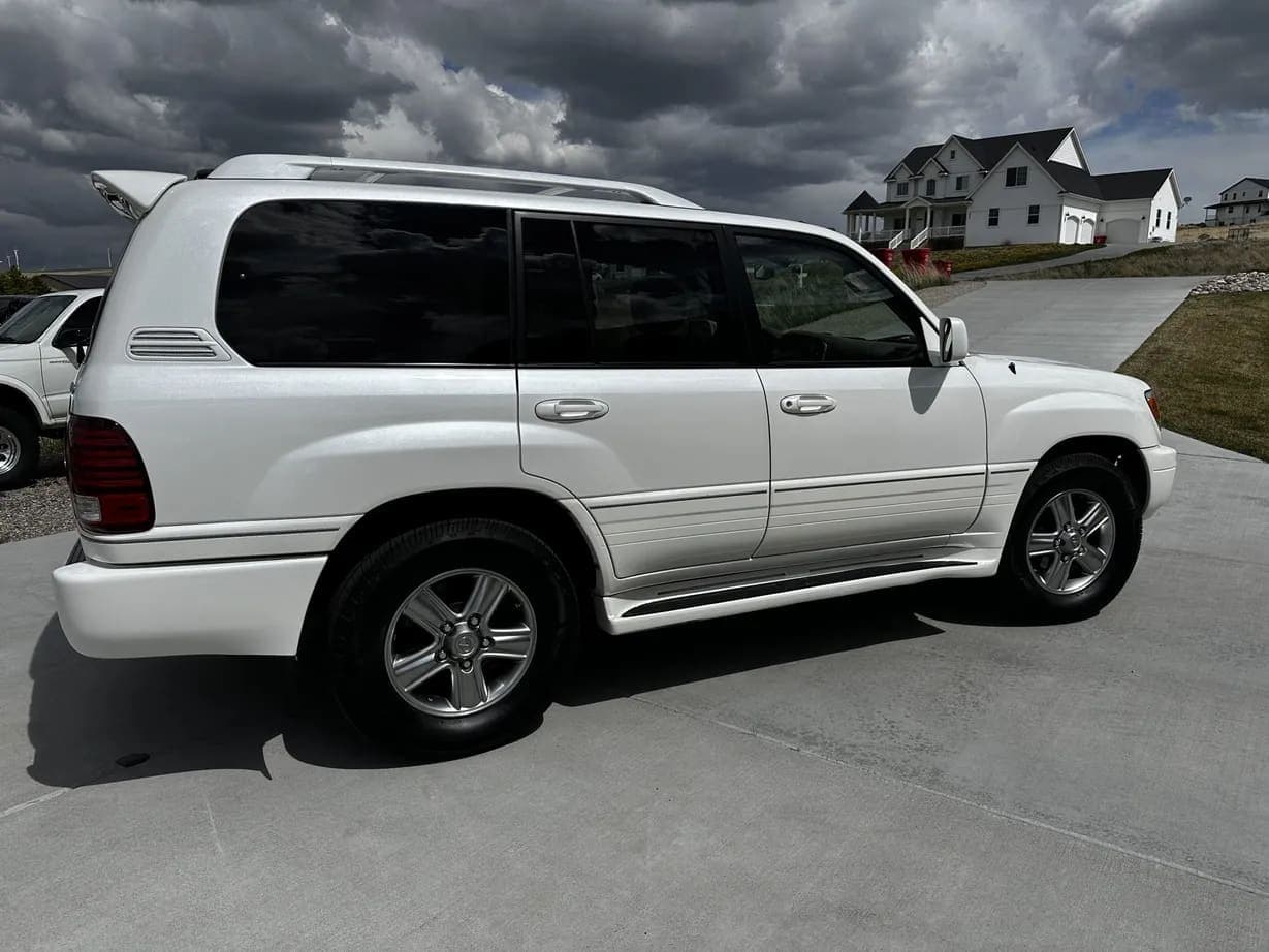 2006 Lexus LX470, view