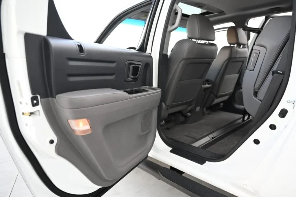 2010 Honda Ridgeline RTL, view