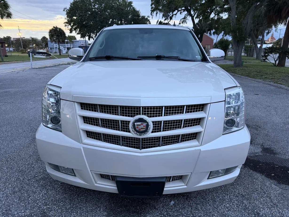 2013 Cadillac Escalade ESV Premium, view