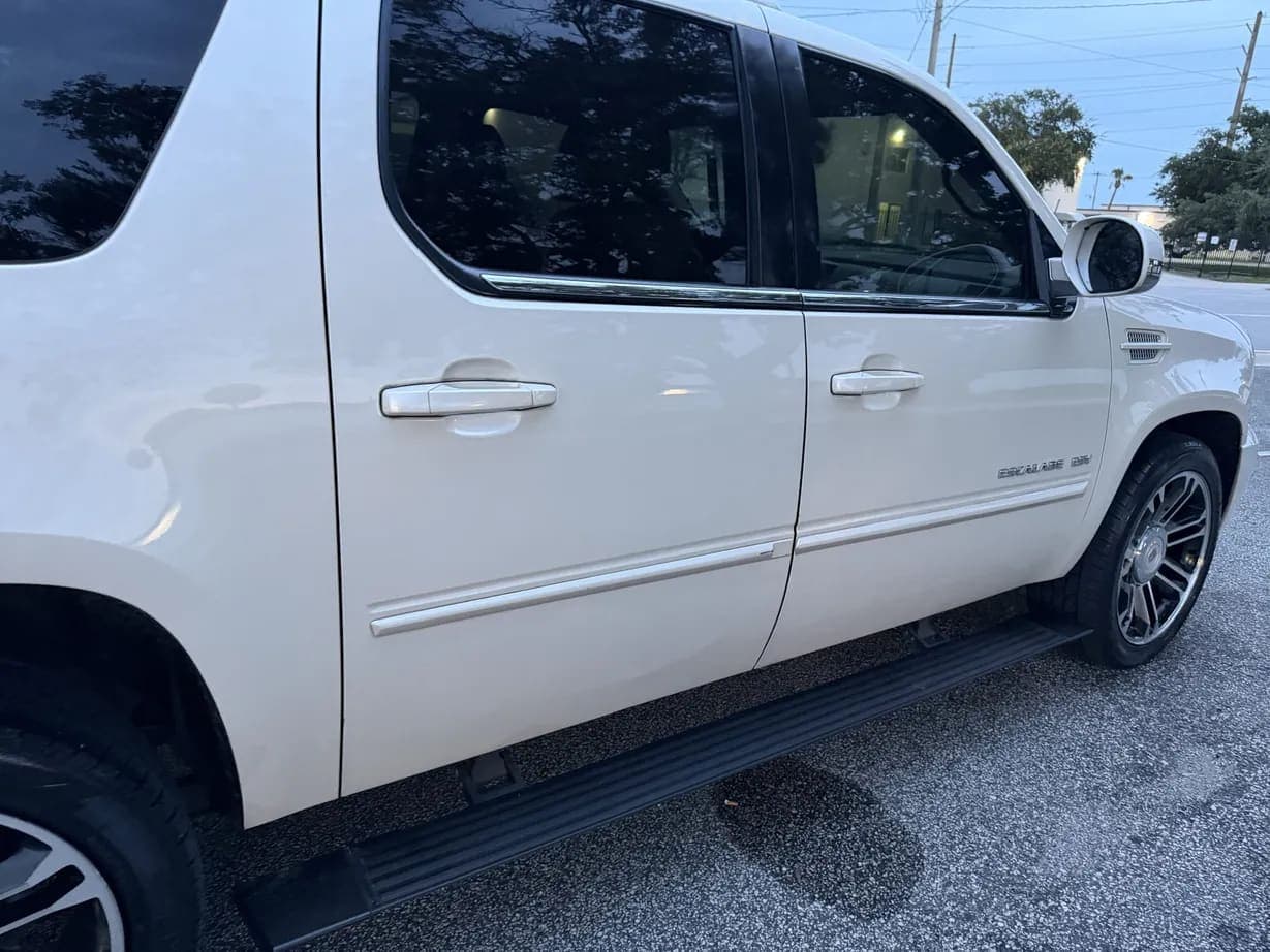 2013 Cadillac Escalade ESV Premium, view