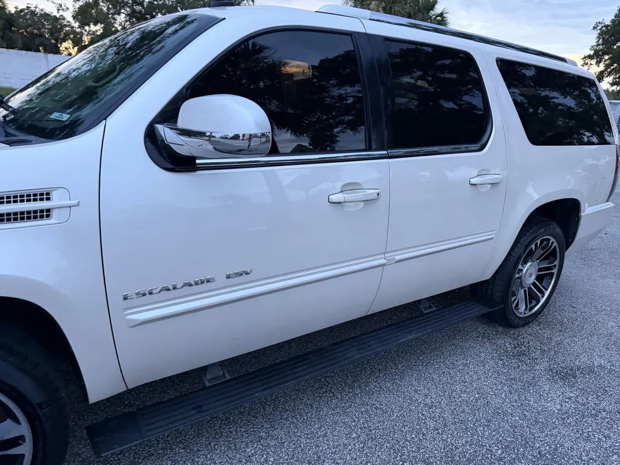 2013 Cadillac Escalade ESV Premium, view