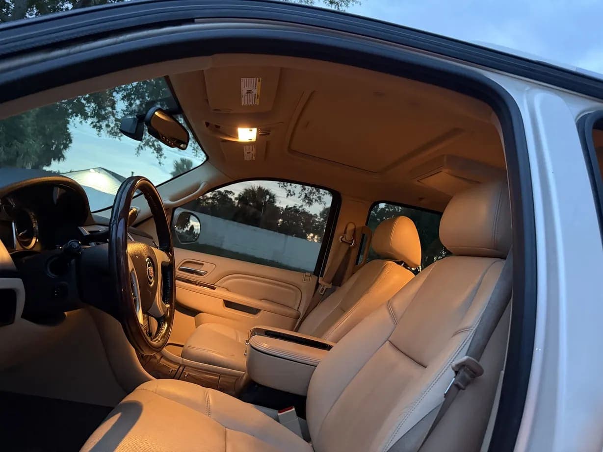 2013 Cadillac Escalade ESV Premium, view