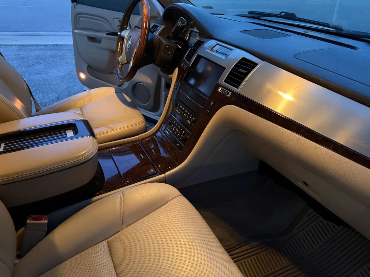 2013 Cadillac Escalade ESV Premium, view