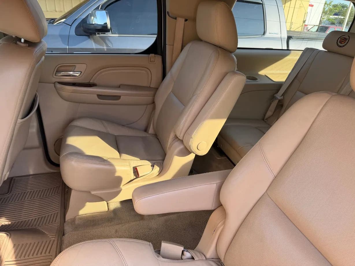 2013 Cadillac Escalade ESV Premium, view