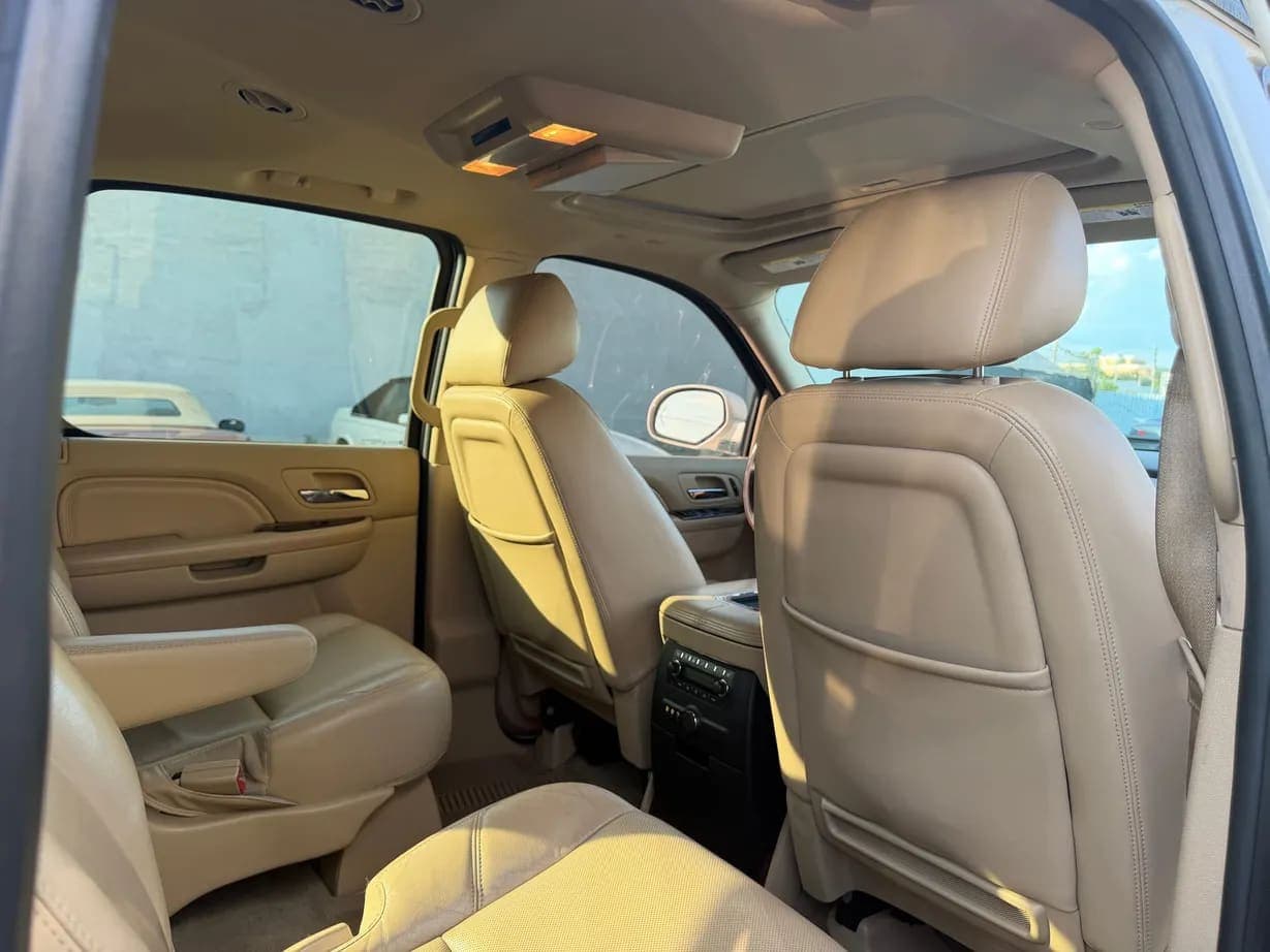 2013 Cadillac Escalade ESV Premium, view