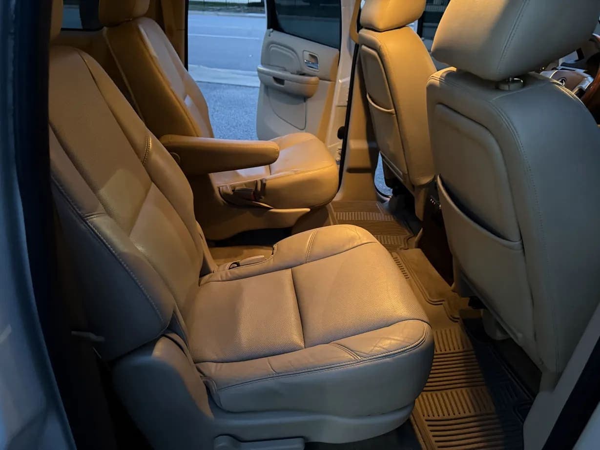 2013 Cadillac Escalade ESV Premium, view