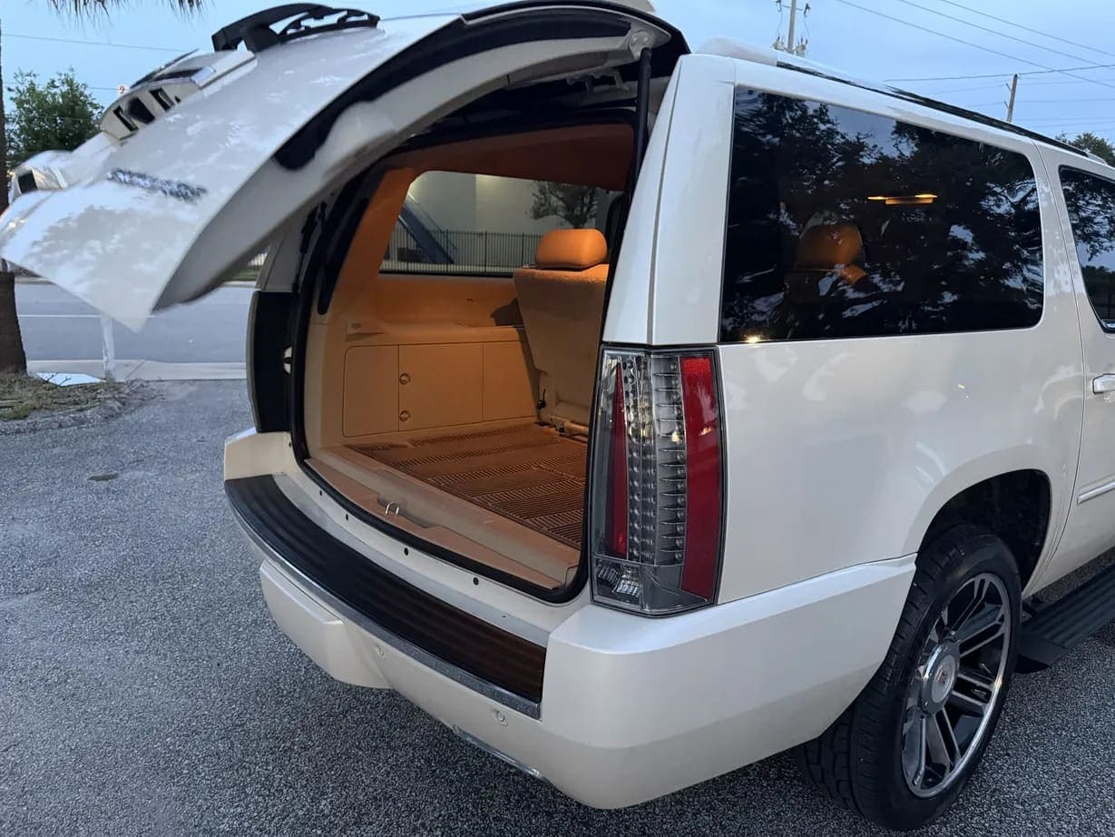 2013 Cadillac Escalade ESV Premium, view