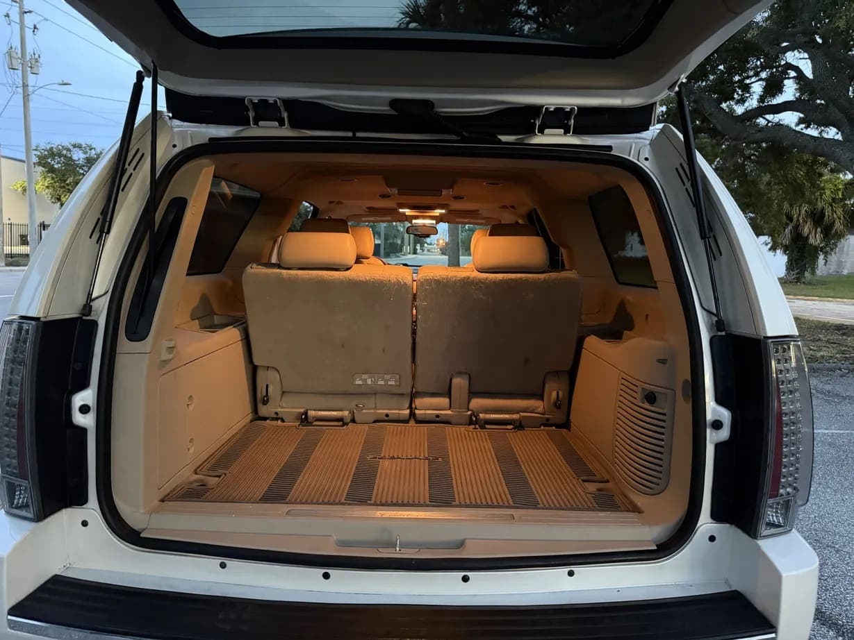 2013 Cadillac Escalade ESV Premium, view