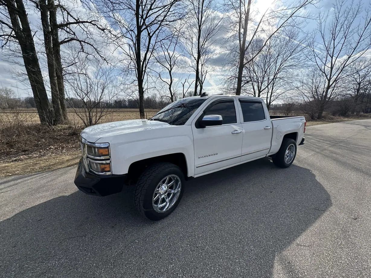 2015 Chevrolet Silverado 1500 LTZ, view 1