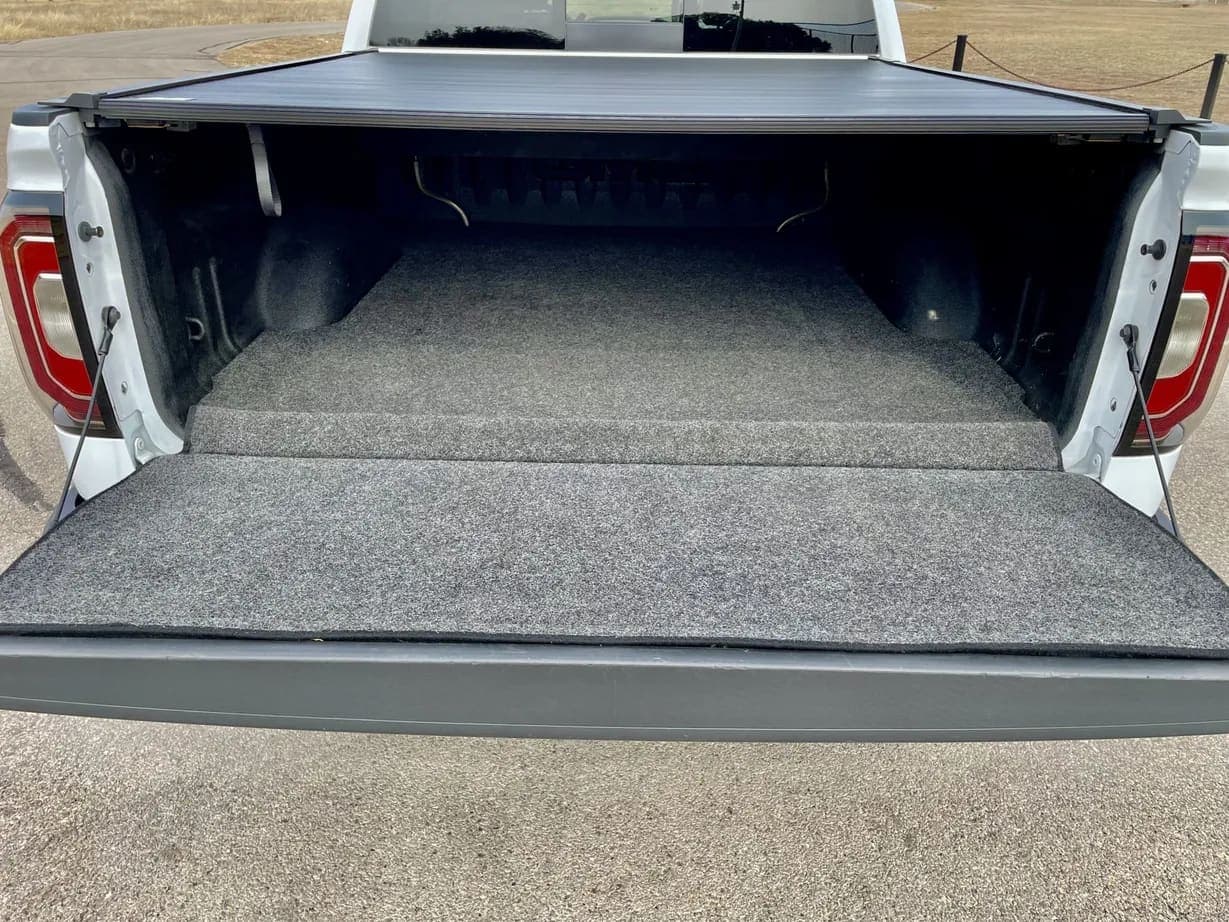 2017 GMC Sierra 1500 SLT Crew Cab, view