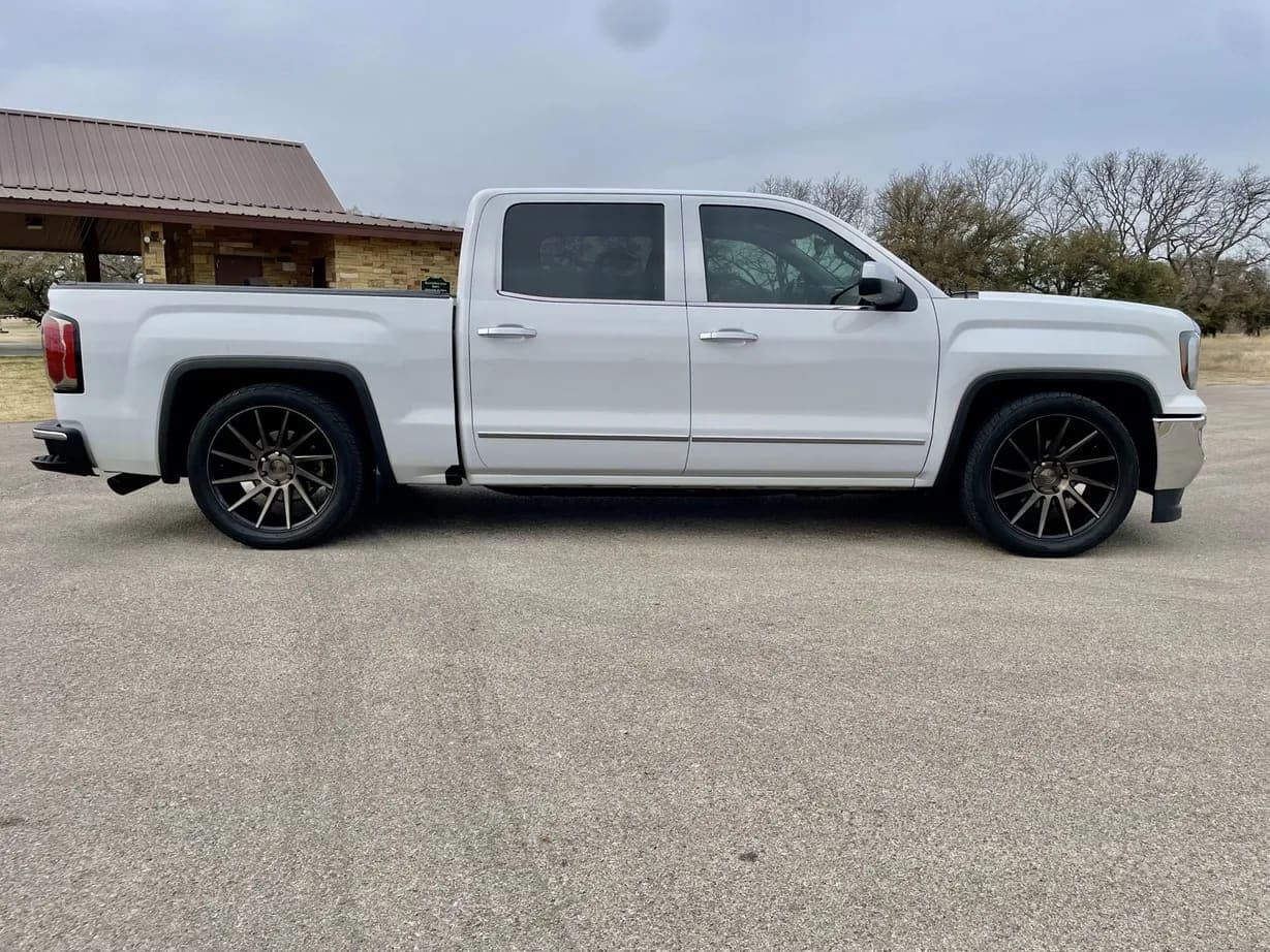 2017 GMC Sierra 1500 SLT Crew Cab, view