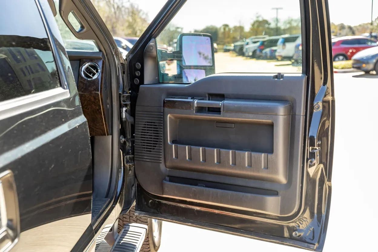 2015 Ford F-250 Super Duty Lariat, view