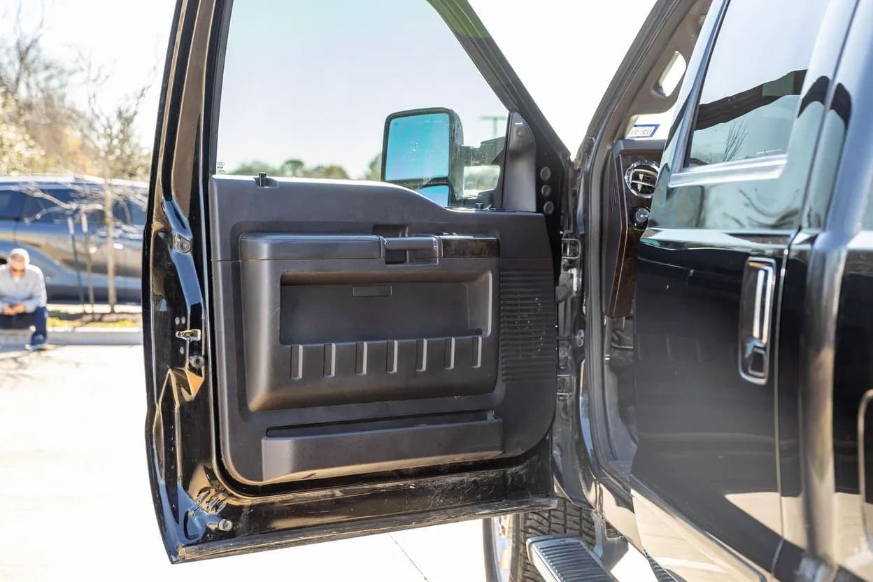 2015 Ford F-250 Super Duty Lariat, view