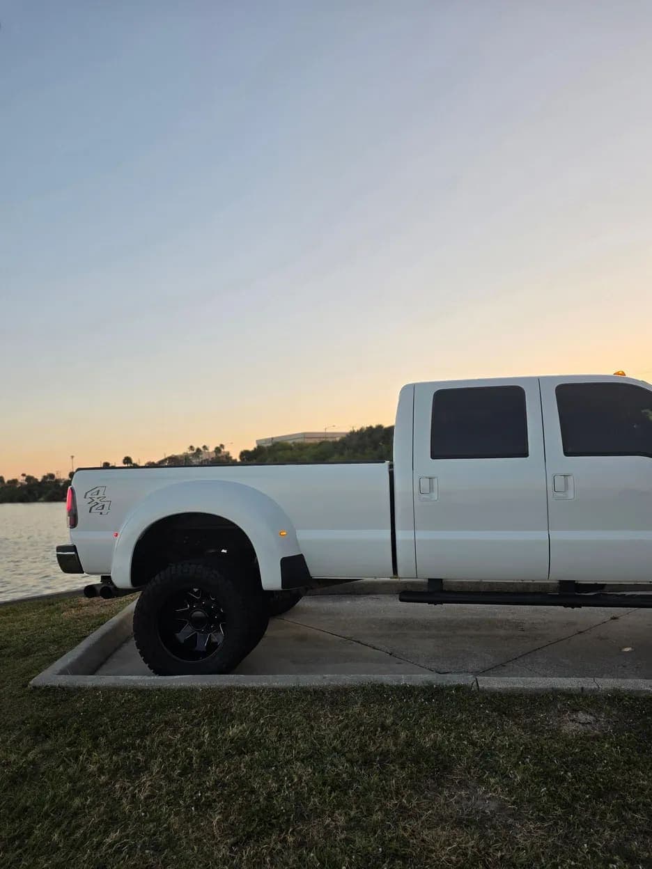 2015 Ford F-350 Super Duty Lariat, view