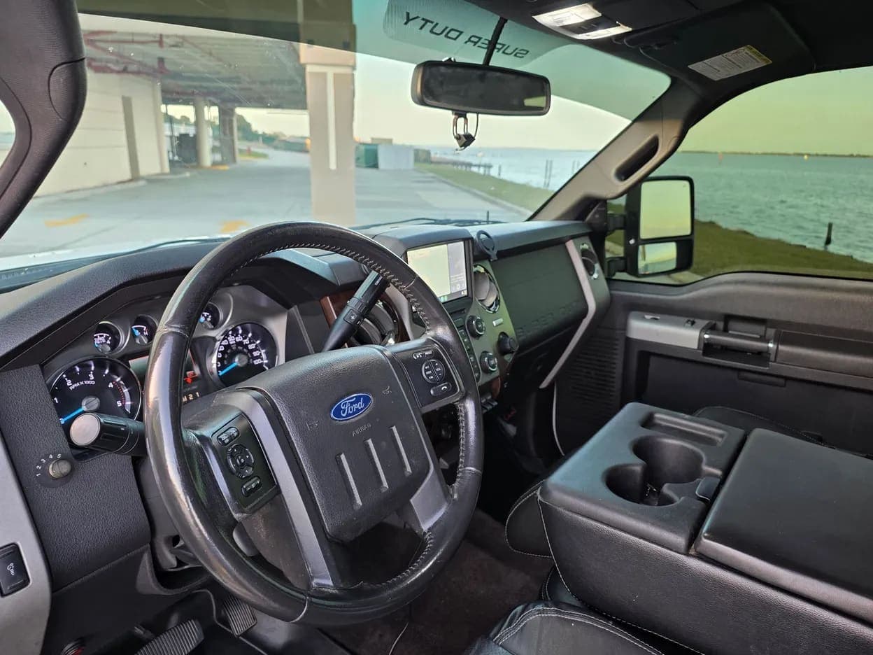 2015 Ford F-350 Super Duty Lariat, view
