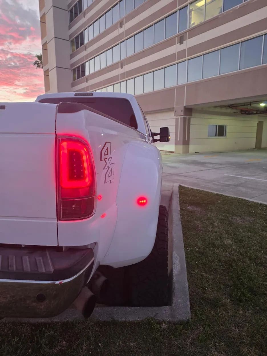 2015 Ford F-350 Super Duty Lariat, view