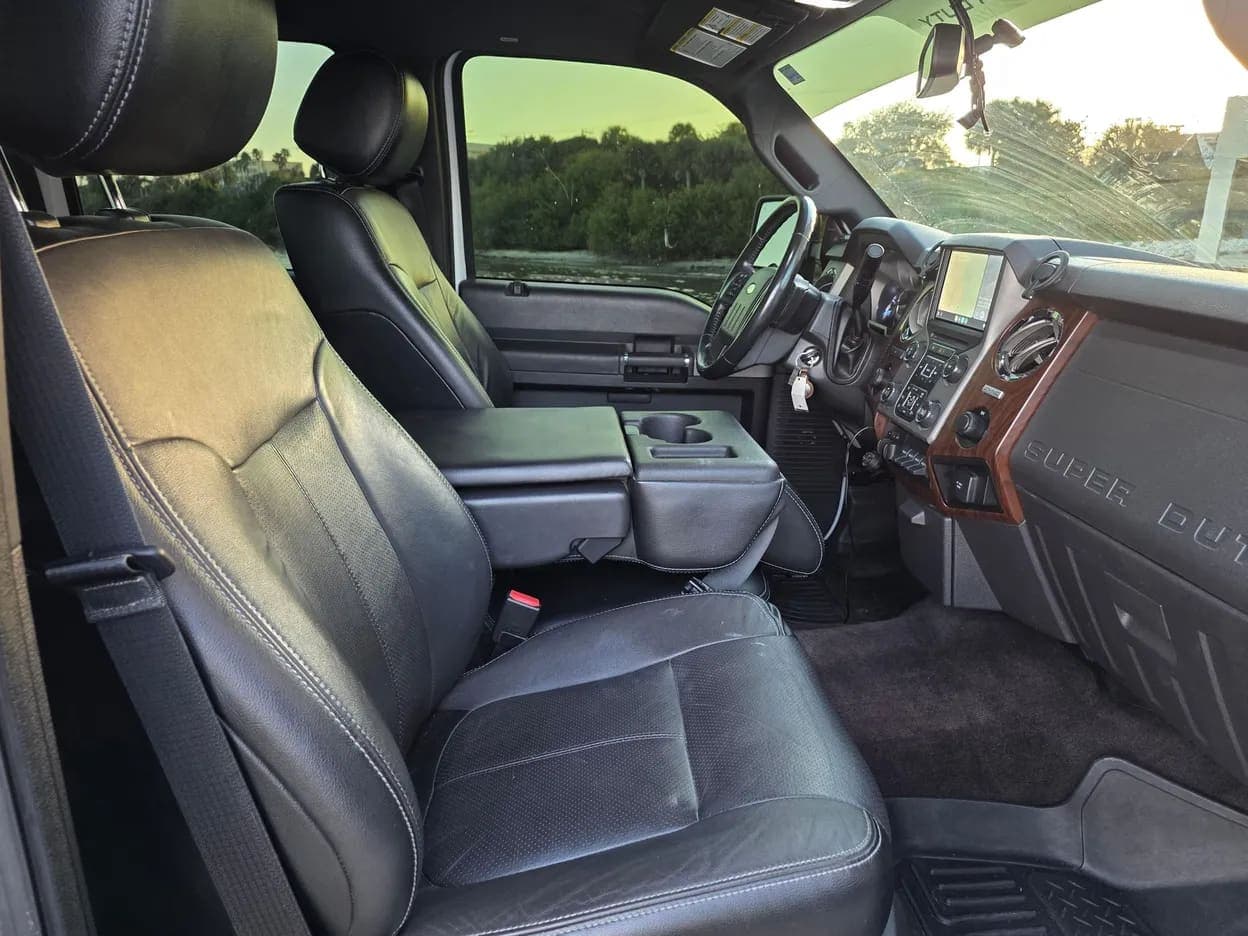 2015 Ford F-350 Super Duty Lariat, view