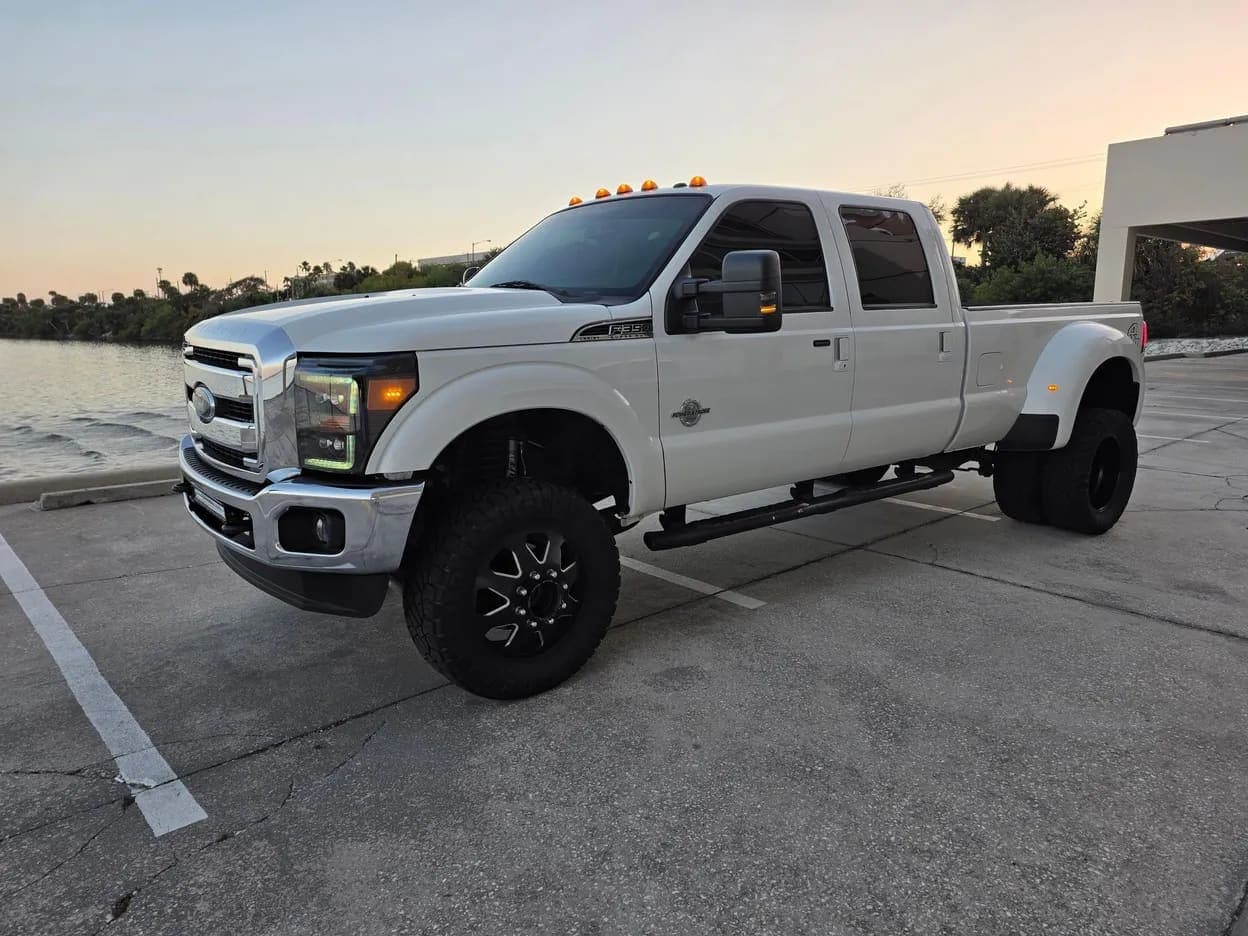2015 Ford F-350 Super Duty Lariat, view