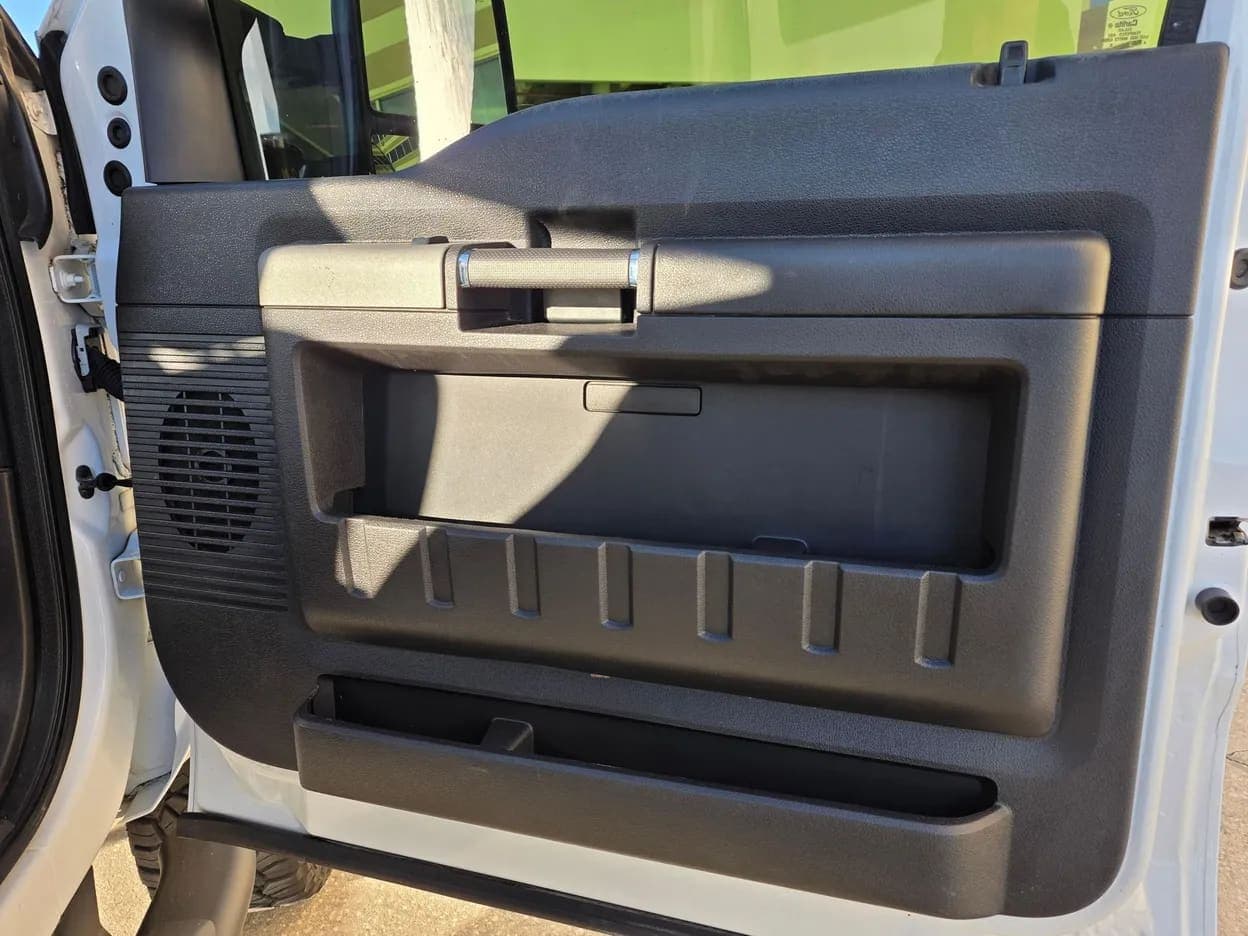 2015 Ford F-350 Super Duty Lariat, view
