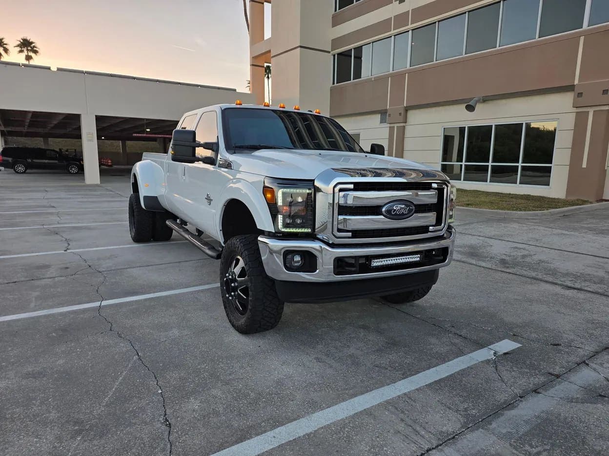 2015 Ford F-350 Super Duty Lariat, view
