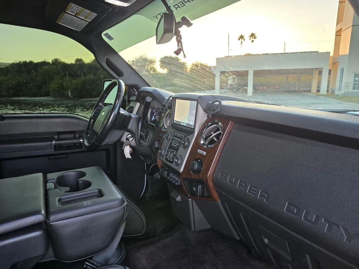 2015 Ford F-350 Super Duty Lariat, view