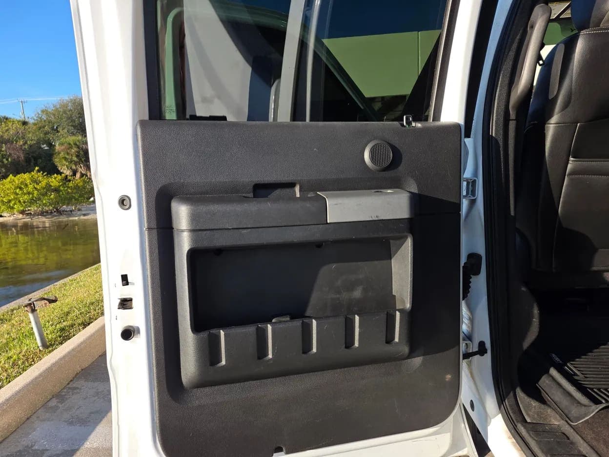 2015 Ford F-350 Super Duty Lariat, view