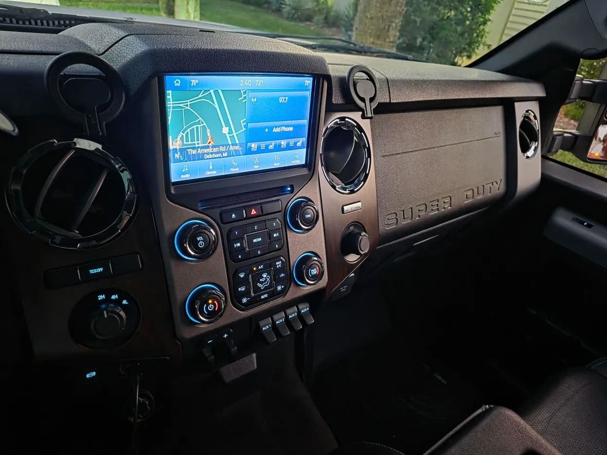 2015 Ford F-350 Super Duty Lariat, view