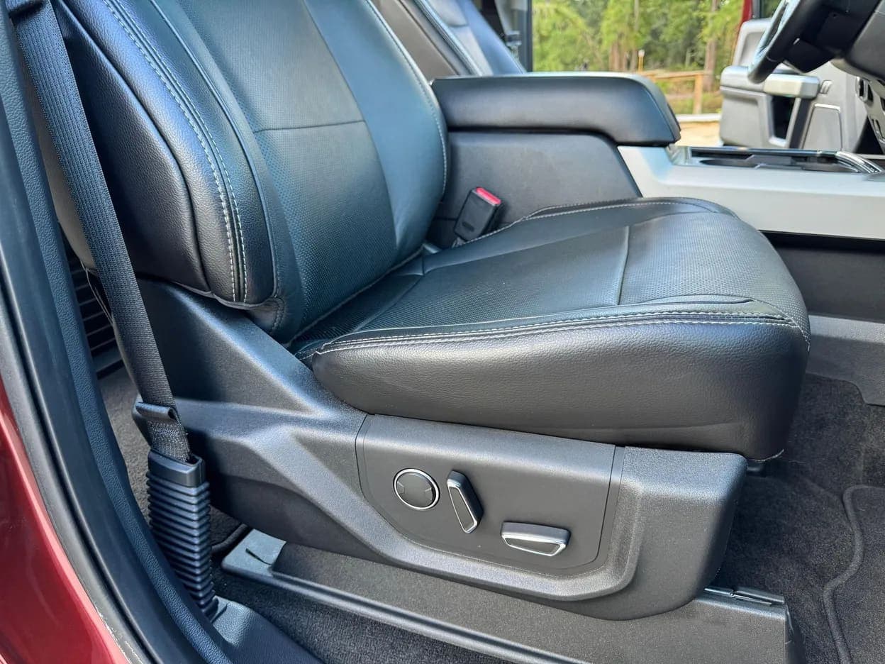 2017 Ford F-250 Super Duty Lariat, view