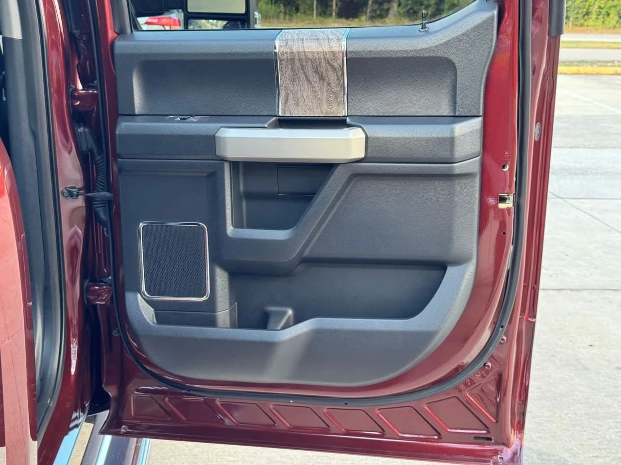 2017 Ford F-250 Super Duty Lariat, view