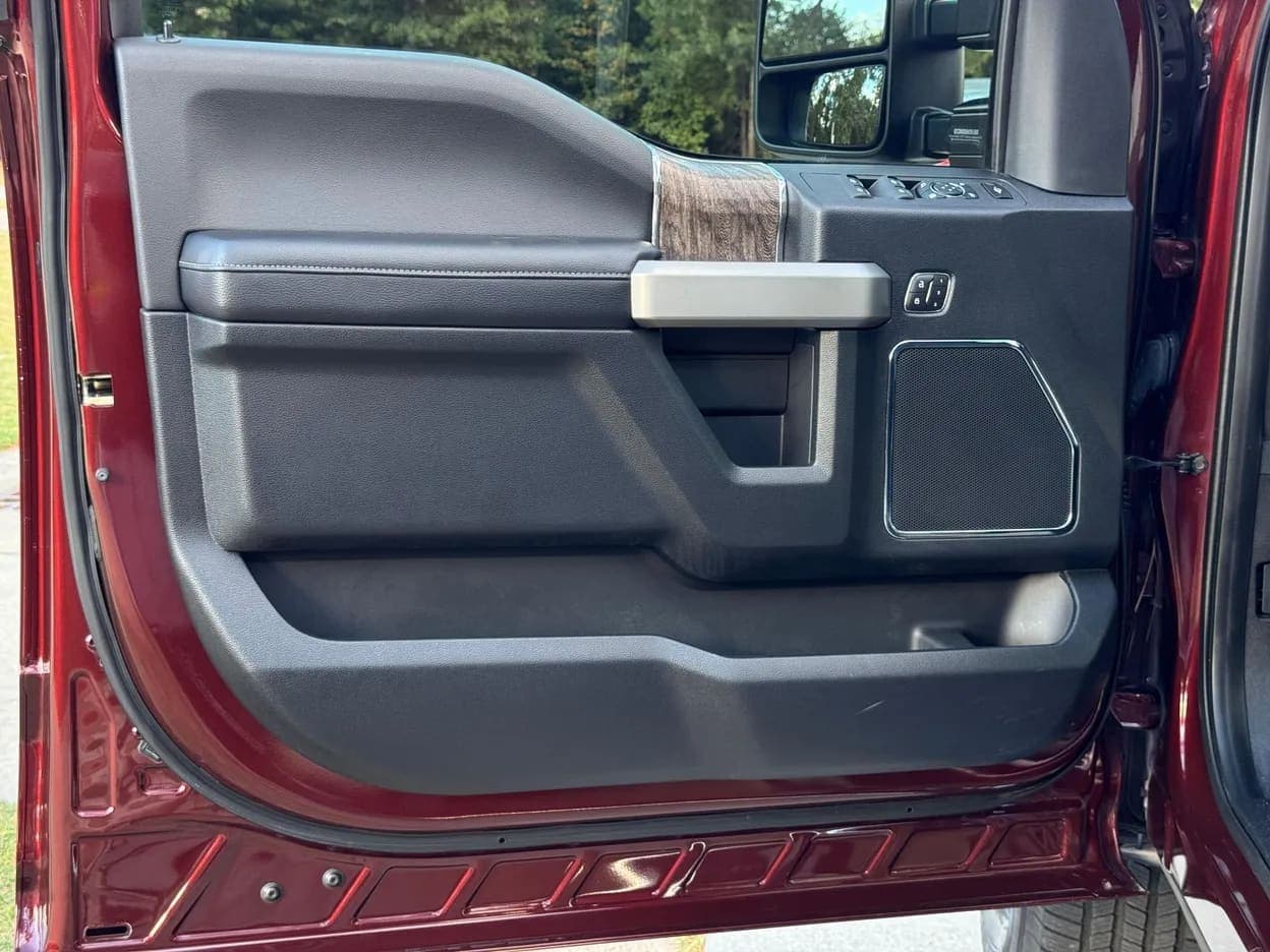2017 Ford F-250 Super Duty Lariat, view