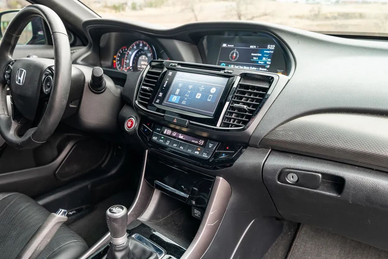 2017 Honda Accord EX-L V6 Coupe, view
